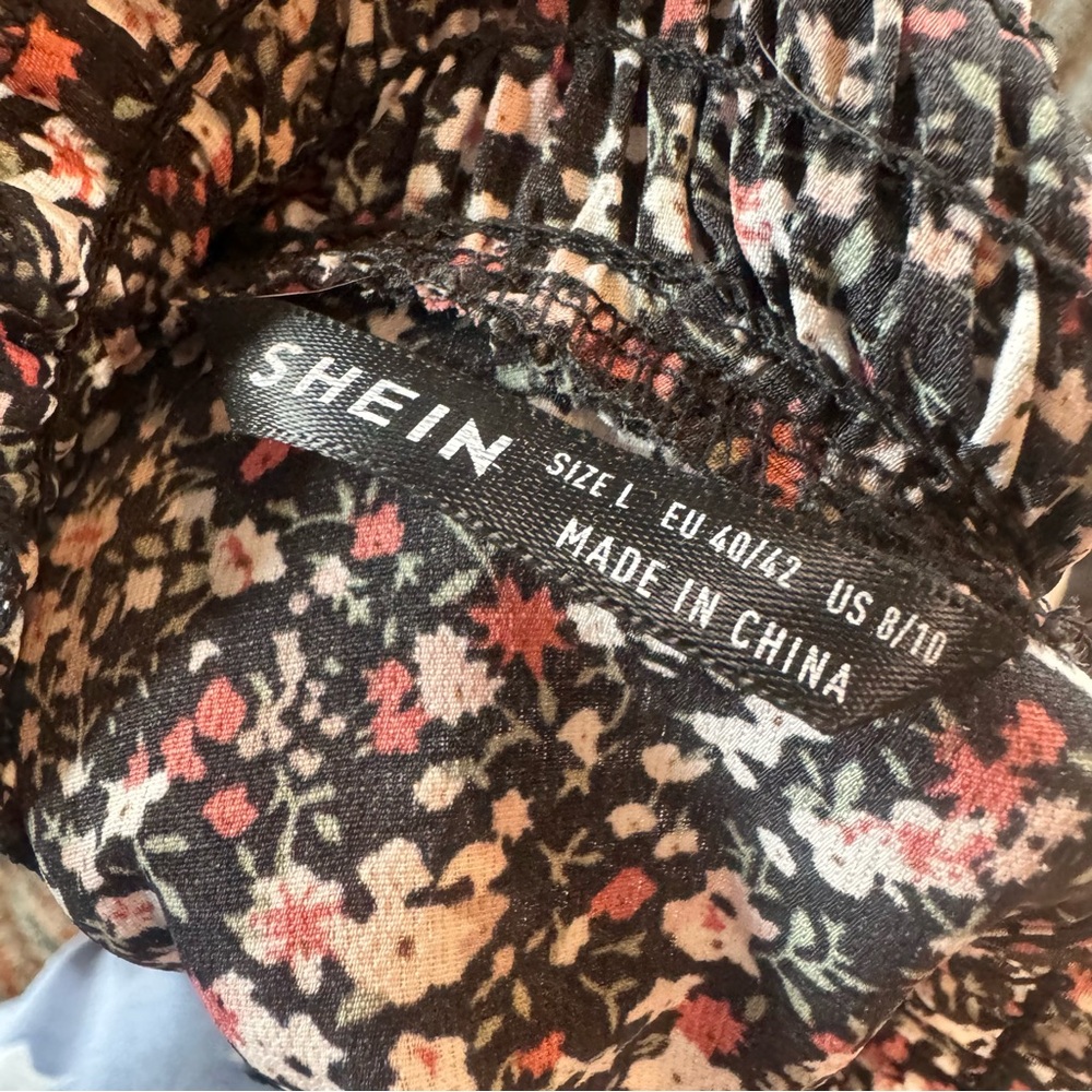 Black Floral Long Sleeve Smocked Women's Top size Large - Picture 8 of 8